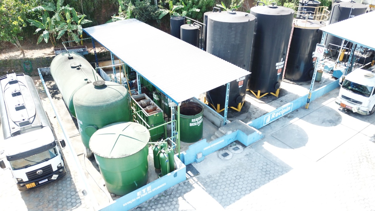 Foto Aérea recipin centrifugação de borra